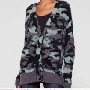 Beautiful vince camuto camouflage cardigan